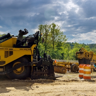 Venda de terra Araçoiaba da Serra Empresa de terraplenagem Porto Feliz Locação de máquinas para obras Sorocaba